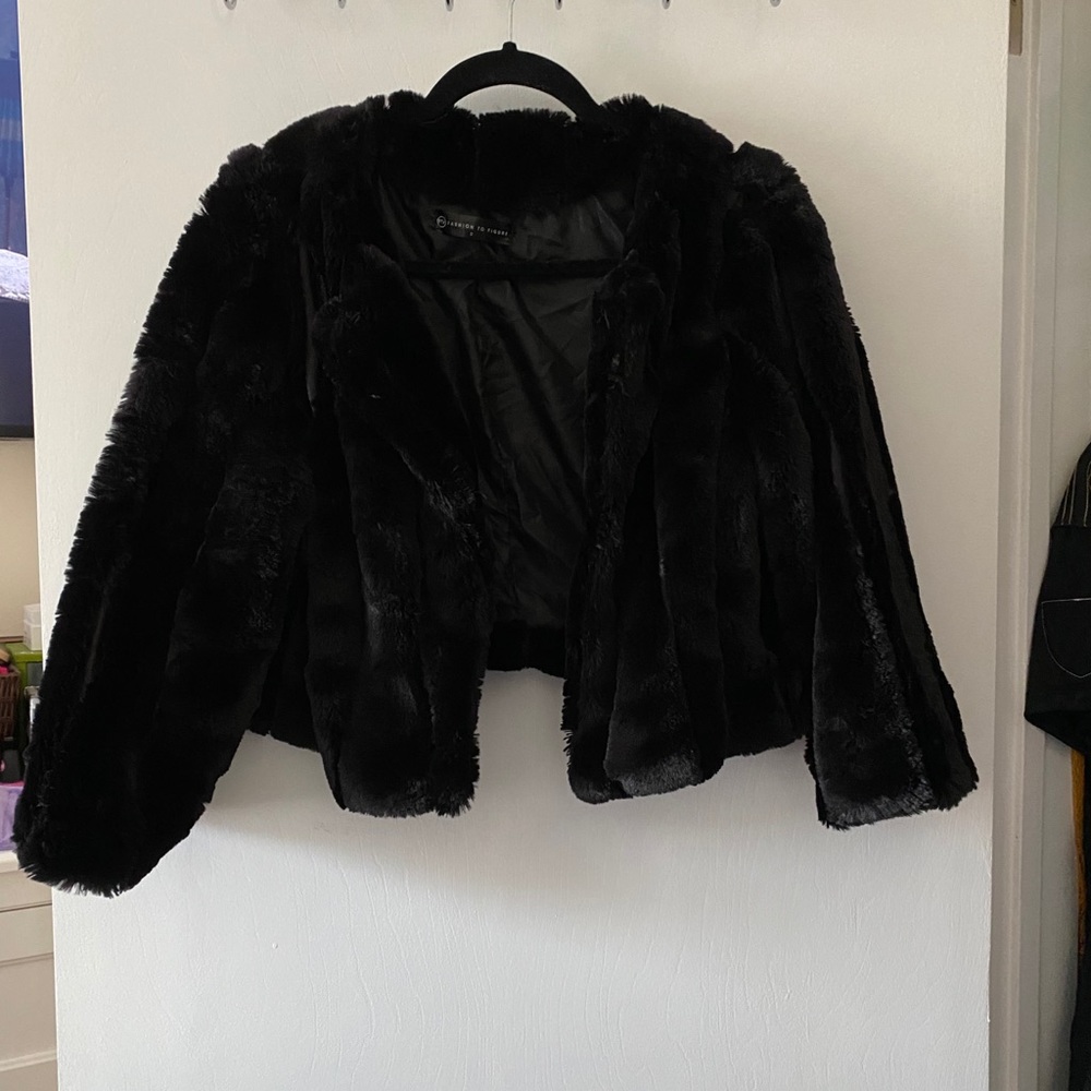 FASHION TO FIGURE FAUX FUR SHRUG BLK SIZE 0